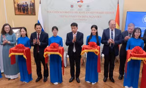 Trao tặng tủ sách tiếng Việt tại Liên bang Nga