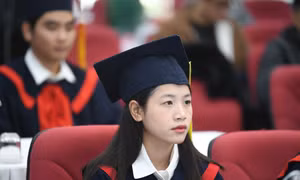 Ai có quyền giải thể trường đại học?
