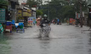 Nam Bộ, Tây Nguyên đón mưa lớn trái mùa