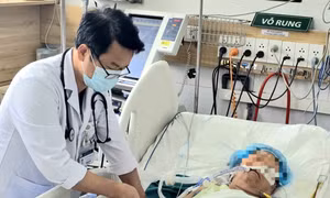 Bệnh viện Bạch Mai tiếp nhận nhiều ca hôn mê do ngộ độc khí CO