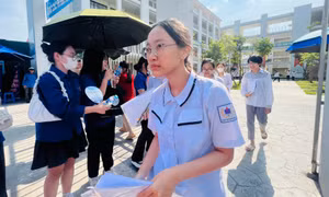 Nhiều địa phương công bố môn thi thứ ba tuyển sinh lớp 10, học sinh Hà Nội thấp thỏm chờ