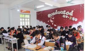 Dự kiến hỗ trợ 450 nghìn đồng tiền ăn trưa cho học sinh trường nội trú