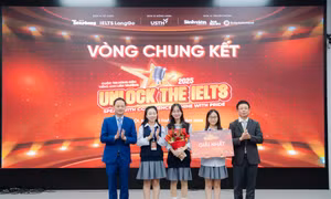 Học sinh các trường THPT căng thẳng, kịch tính tranh giải tại Cuộc thi hùng biện Tiếng Anh liên trường