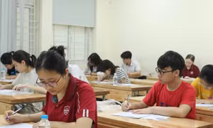 Bỏ phân tuyến, nới hộ khẩu: Thi lớp 10 Hà Nội có bớt căng?