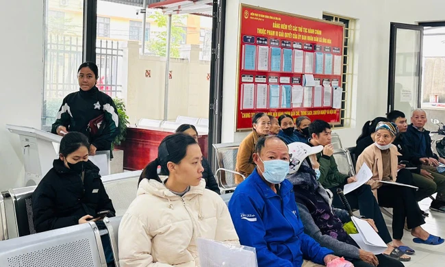 Cấp Giấy chứng nhận tại xã Ứng Hòa: Chính quyền phục vụ, sát dân