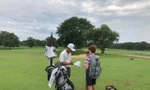 Á quân US Junior Amateur Nguyễn Anh Minh được fan nhí Mỹ săn đón