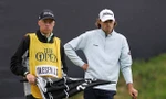 5 golfer chia sẻ ngôi đầu The Open 2025, Rory McIlroy chật vật bám đuổi