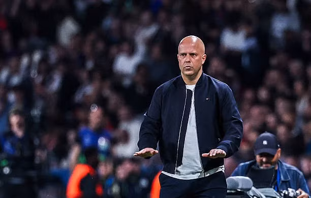 HLV Arne Slot giữa tâm bão: 'Tôi nhận được sự ủng hộ trọn vẹn ở Liverpool'