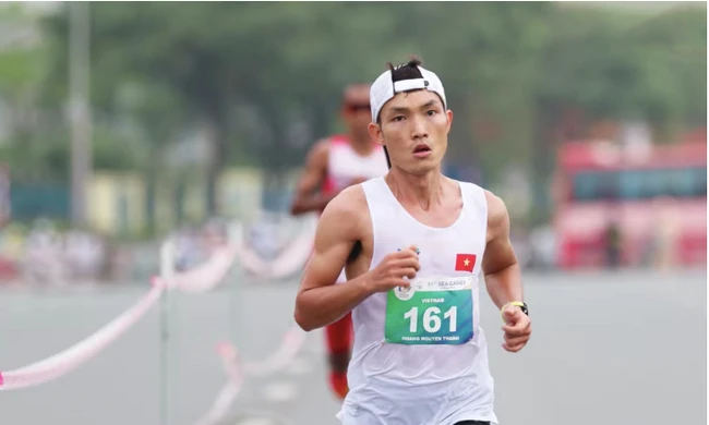 Hoàng Nguyên Thanh là nam VĐV marathon duy nhất dự SEA Games 33.