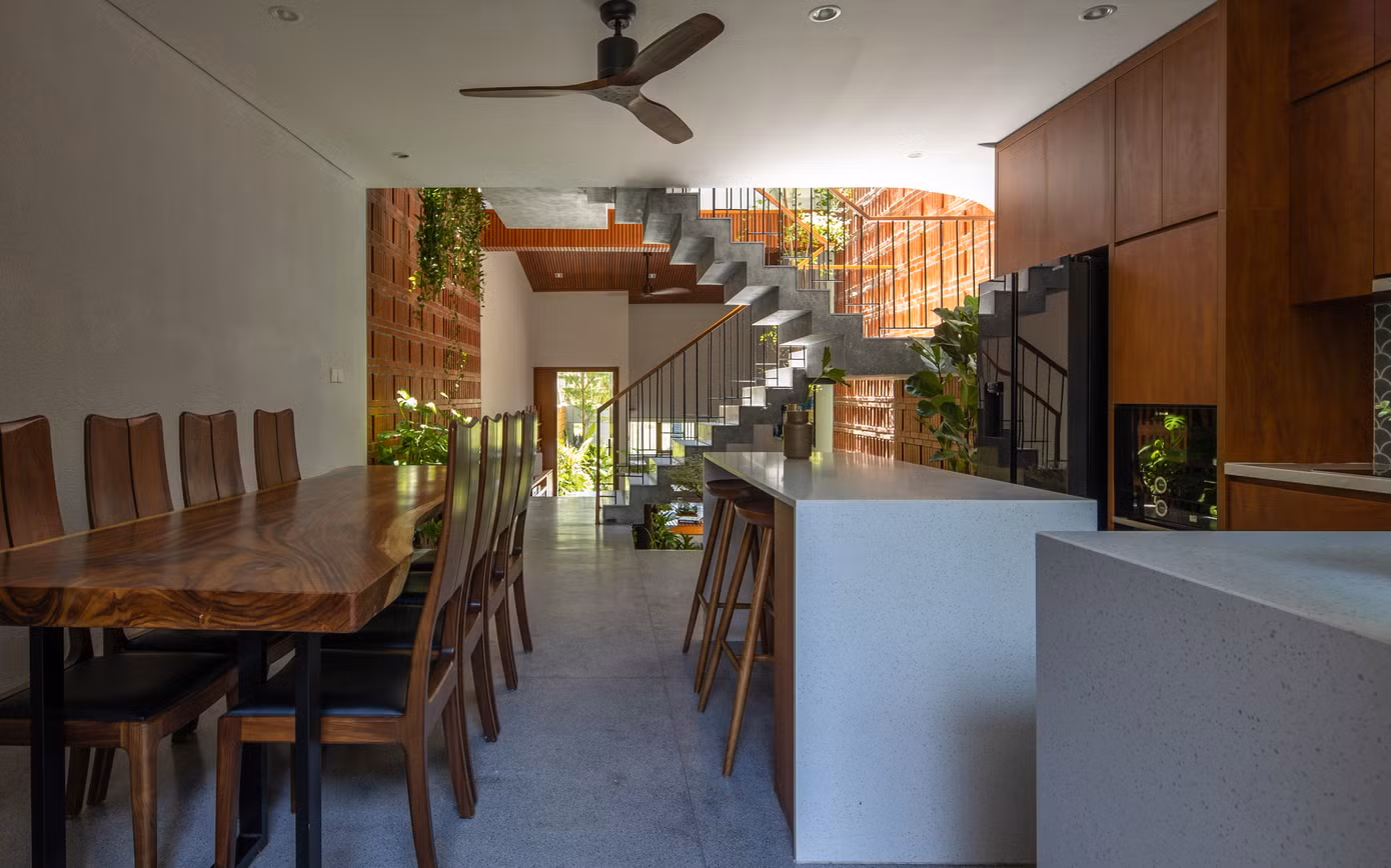 17-folding-house-view-to-dining.jpg