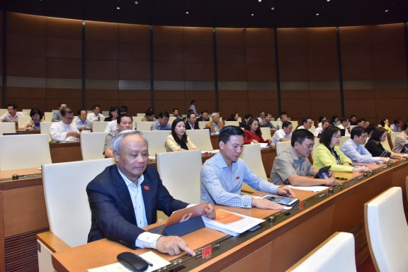 Quốc hội đã thông qua dự thảo Nghị quyết về Kế hoạch phát triển kinh tế - xã hội năm 2020. Ảnh Như Ý