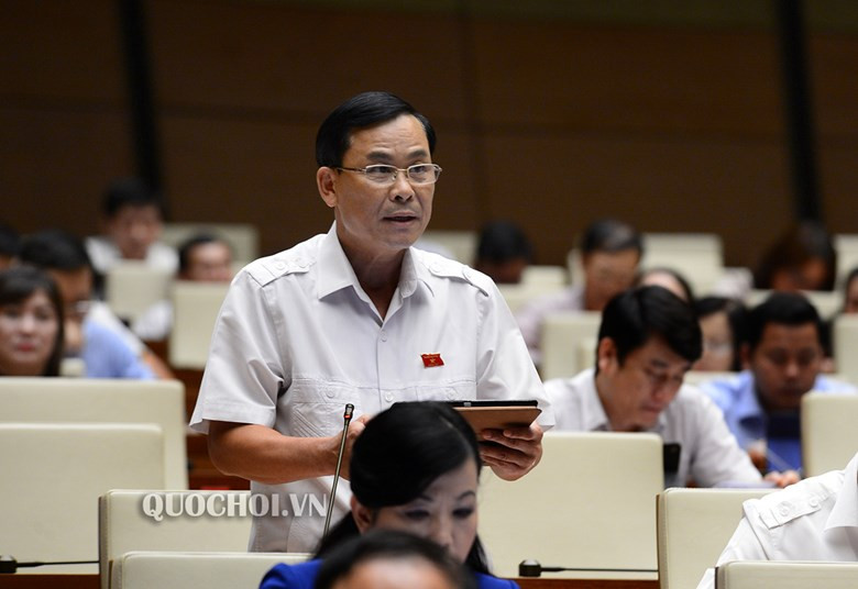 ĐBQH Hoàng Văn Hùng 