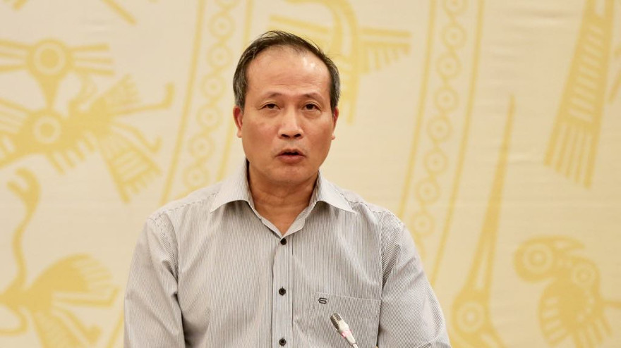 Lãnh đạo Bộ Công Thương trả lời tại buổi họp báo. Ảnh Mạnh Thắng