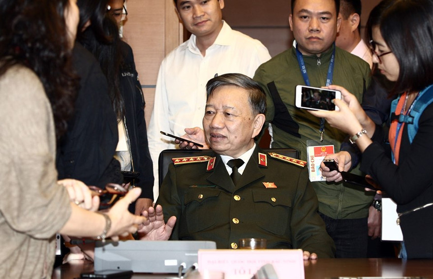 Đại tướng Tô Lâm trả lời báo chí chiều 29/10. Ảnh PV