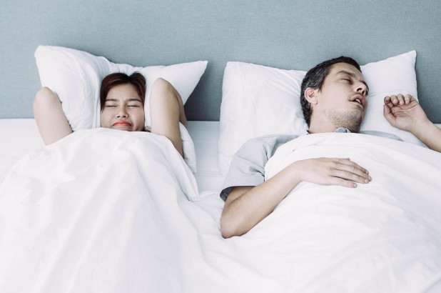 Tiếng ngáy không những gây khó chịu cho người nằm cạnh,mà còn có thể làm cho họ bị suy yếu hệ miễn dịch.