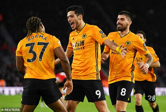 Ruben Neves và Adama Traore nằm trong tầm ngắm của Liverpool.