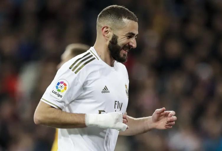 Karim Benzema vừa được Real Madrid gia hạn hợp đồng.