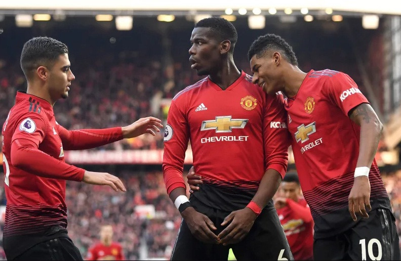 Andreas Pereira (trái) sẵn sàng đá với mật độ 1 ngày/ 1 trận.