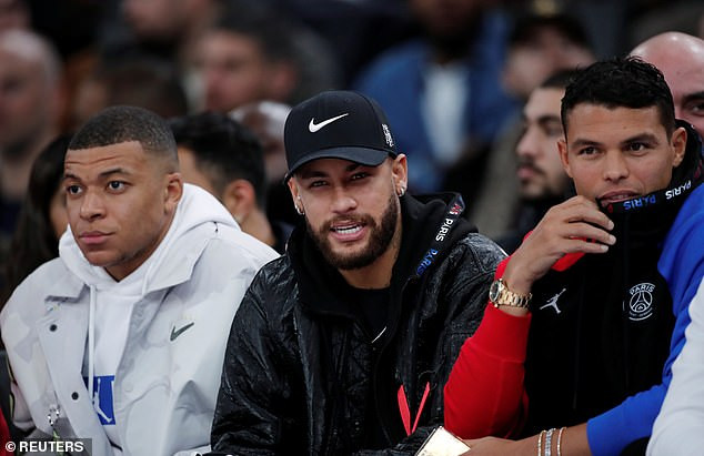 Neymar và các ngôi sao PSG nhất quyết không chịu giảm lương.