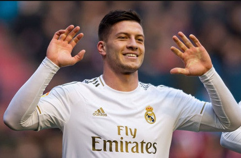 Luka Jovic bị chỉ trích vì trốn cách ly và đi dự tiệc sinh nhật bạn gái.