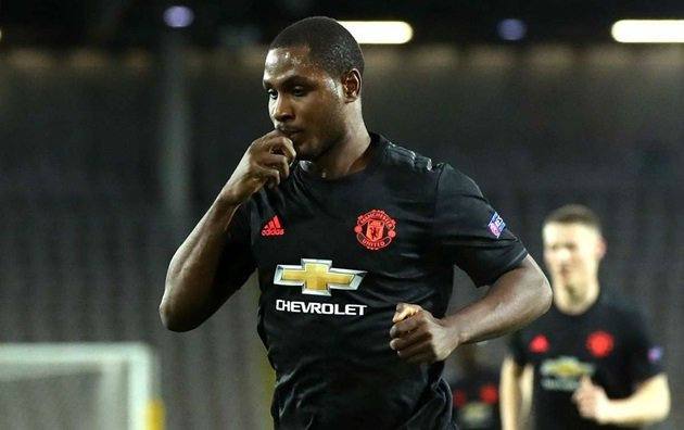 Odion Ighalo thăng hoa trong màu áo M.U.