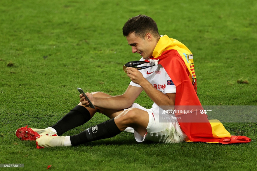 Sergio Reguilon trên đường gia nhập Tottenham.