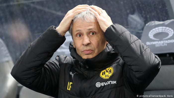 HLV Lucien Favre của Dortmund.