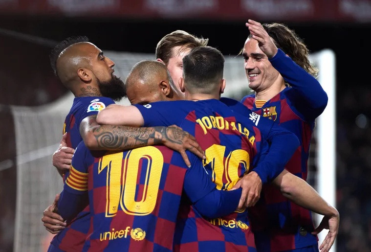 Các cầu thủ Barcelona sẽ tạm thời giải tán, không phải tập trung tại CLB.