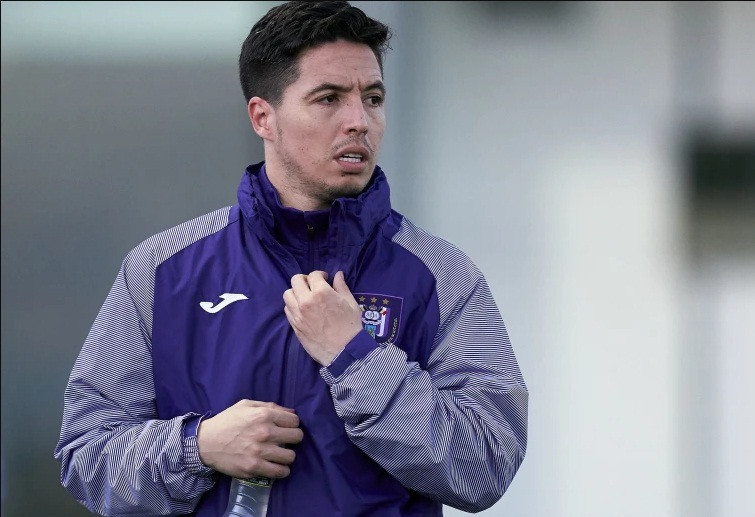 Samir Nasri bị Anderlecht sa thải vì tự ý cắt đứt mọi liên lạc.