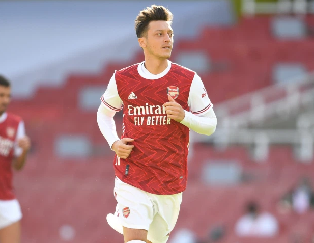 Mesut Ozil sẽ tiếp tục gắn bó với Arsenal?