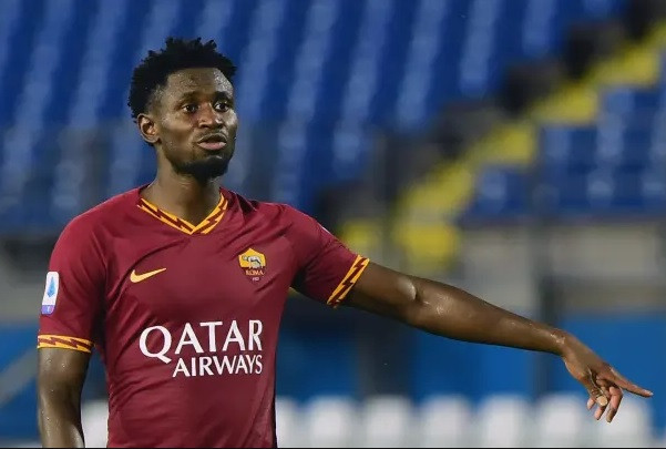 Amadou Diawara khiến AS Roma gặp rắc rối.