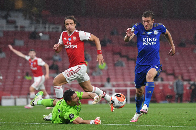 Arsenal và Leicester City cầm chân nhau với tỷ số 1-1.