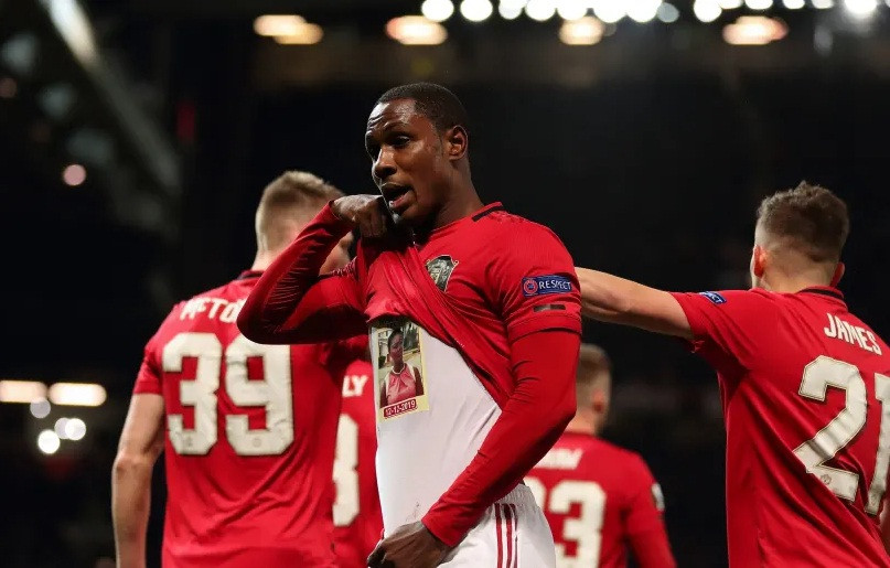 Odion Ighalo ăn mừng bàn thắng đầu tiên cho M.U.