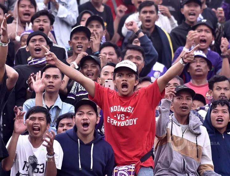 PSSI vừa ra thông báo tạm hoãn giải VĐQG Indonesia.