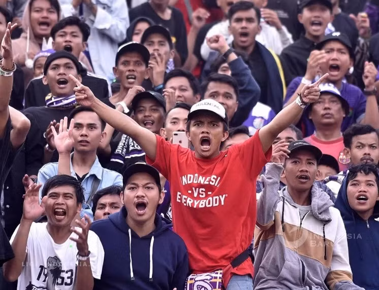 PSSI vừa ra thông báo tạm hoãn giải VĐQG Indonesia.