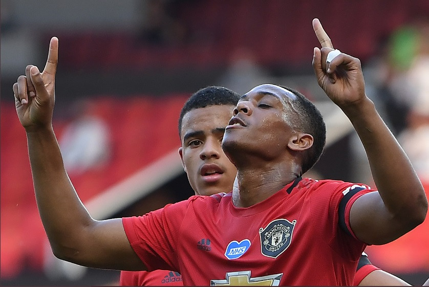 Anthony Martial tỏa sáng giúp M.U vùi dập Sheffield United.