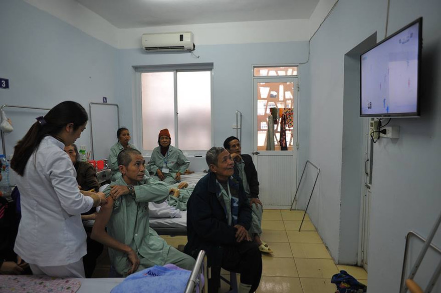 Bệnh nhân ung bướu "Tôi chẳng còn thấy đau khi xem U23 Việt Nam thi đấu". Ảnh: Lê Vũ