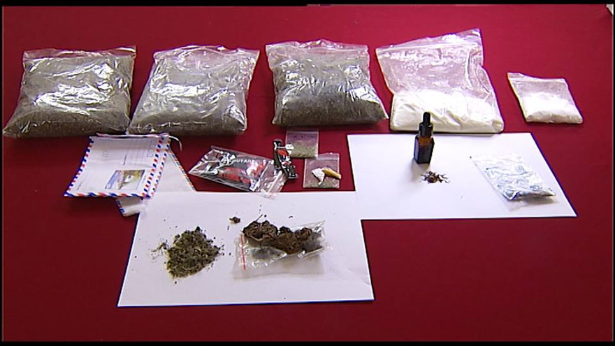 Loại ma tuý mới được sử dụng để tẩm vào thuốc lào, dùng dung dịch hút trong thuốc lá điện tử. Ảnh: Hoà Thuận