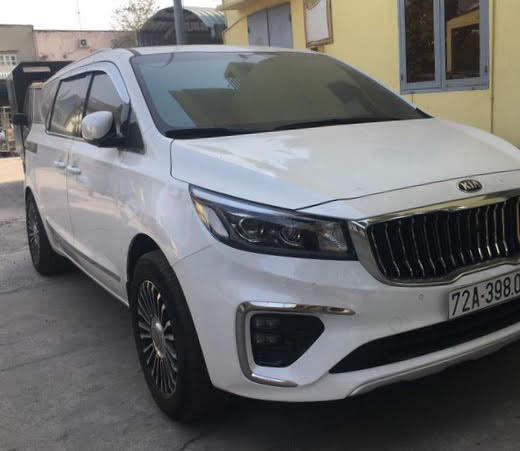 Chiếc xe chở bà Loan cùng nhóm người bắt giữ bà T.