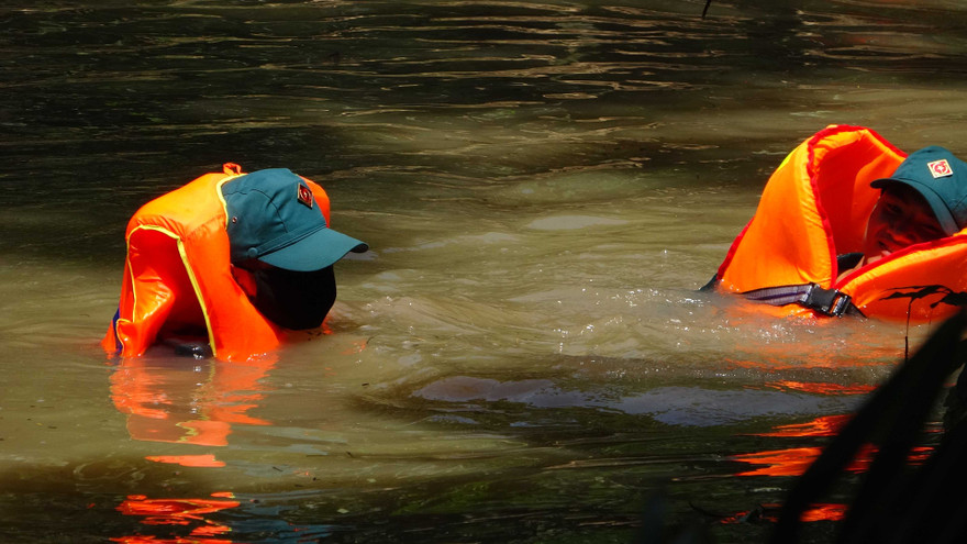 Tìm thấy thi thể nạn nhân bị rơi xuống mương nước ở Đồng Nai