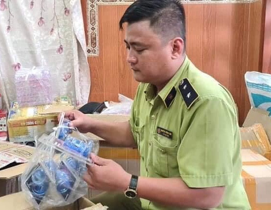 Phát hiện hàng ngàn sản phẩm kích dục không rõ nguồn gốc