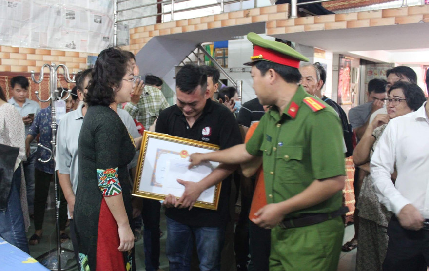 Vụ truy bắt kẻ trộm, 2 người thương vong: Tặng bằng khen 2 'hiệp sĩ'