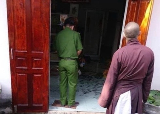 Cơ quan điều tra đang khám nghiệm hiện trường vụ án. Ảnh: Dân trí