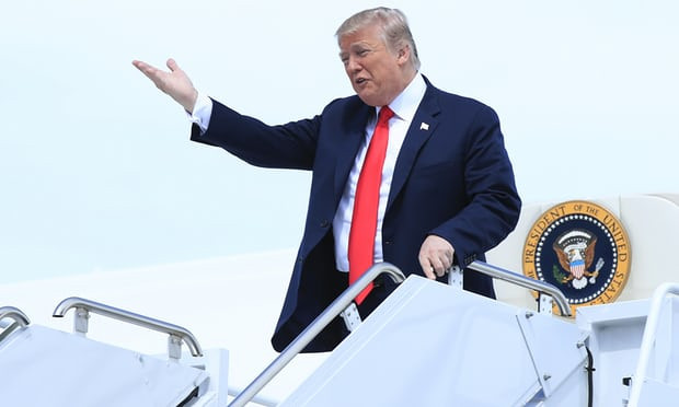 Ông Trump hứa hẹn với Israel rằng Iran sẽ không thể sở hữu vũ khí hạt nhân. Ảnh: The Guardian