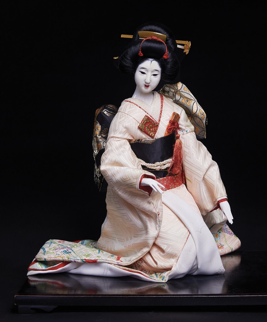 Búp bê là bạn tâm tình của nhiều người Nhật.