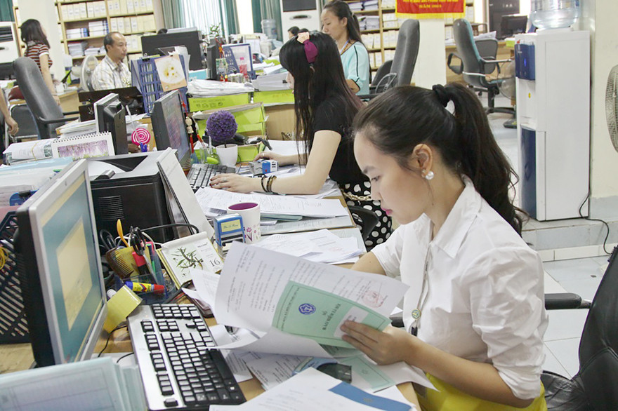 Tạm dừng đóng BHXH để hỗ trợ DN bị ảnh hưởng bởi dịch COVID-19. Ảnh minh họa.