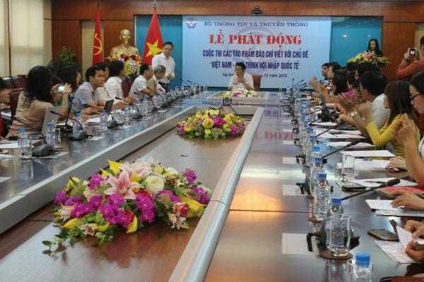 Bộ TT&TT phát động cuộc thi viết về chủ đề “Việt Nam - Quá trình hội nhập quốc tế”.
