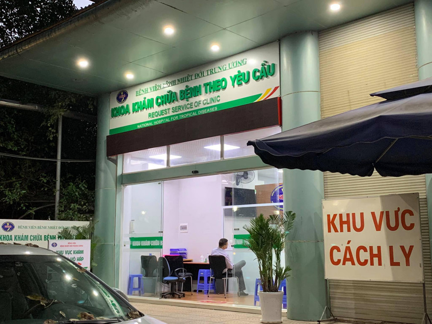 Trung tâm Bệnh Nhiệt đới - BV Bạch Mai đã thực hiện việc cách ly toàn bộ Trung tâm khi phát hiện có ca mắc COViD-19. Ảnh: Như Ý