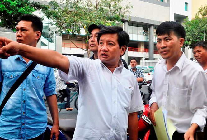 Ông Hải ra tay sau lá đơn từ chức: Xem xét đình chỉ 48 bãi xe “vua”