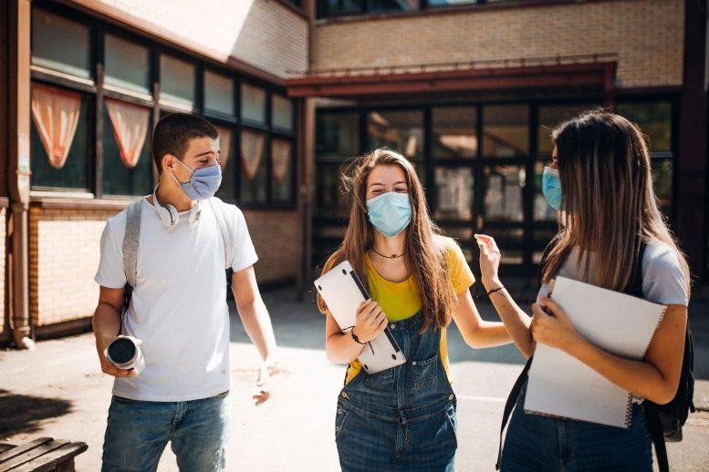 Số người trẻ từ 18-22 tuổi ở Mỹ nhập viện vì COVID-19 ngày càng tăng. Ảnh minh hoạ: Internet